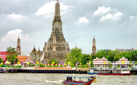 Bangkok Wat Arun DiscoverAsia-min.jpg